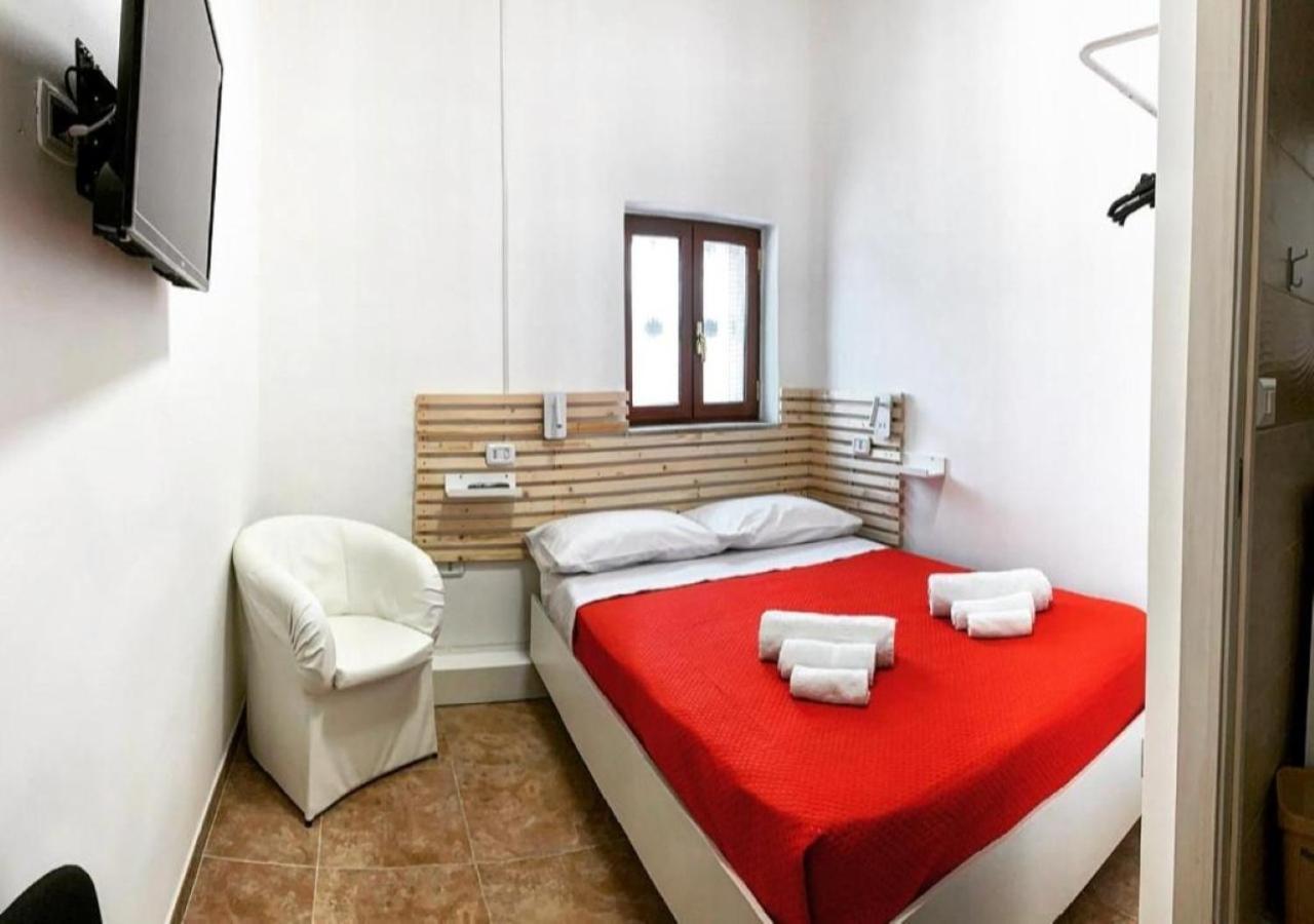 Miris Home Fast And Comfortable With Self Check In 8 Minutes Walk Near Naples Airport Ngoại thất bức ảnh