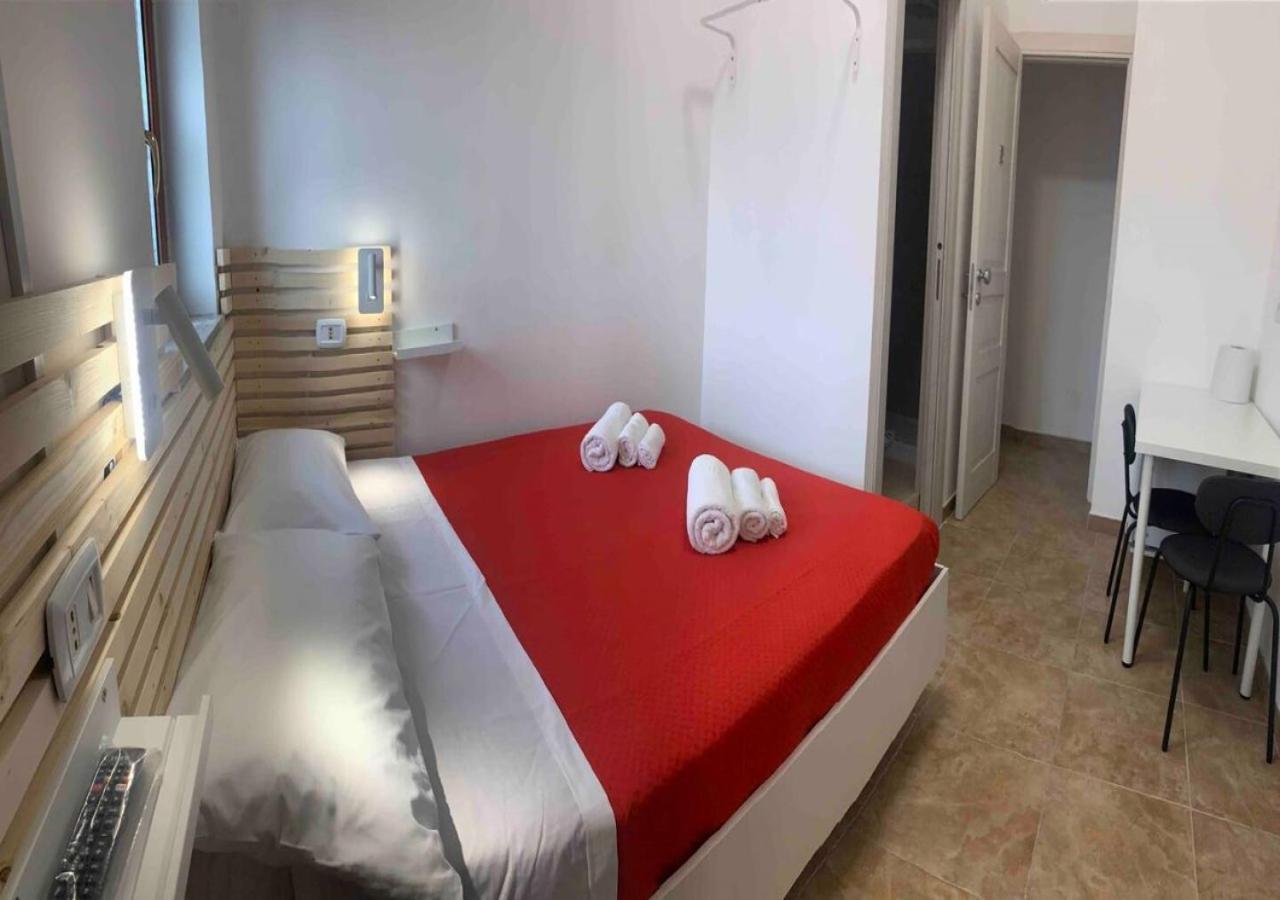 Miris Home Fast And Comfortable With Self Check In 8 Minutes Walk Near Naples Airport Ngoại thất bức ảnh