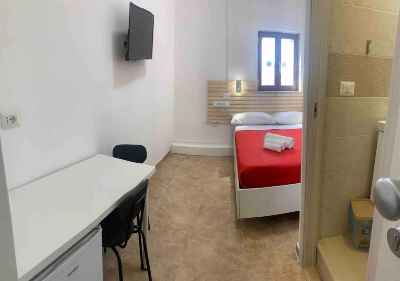 Miris Home Fast And Comfortable With Self Check In 8 Minutes Walk Near Naples Airport Ngoại thất bức ảnh