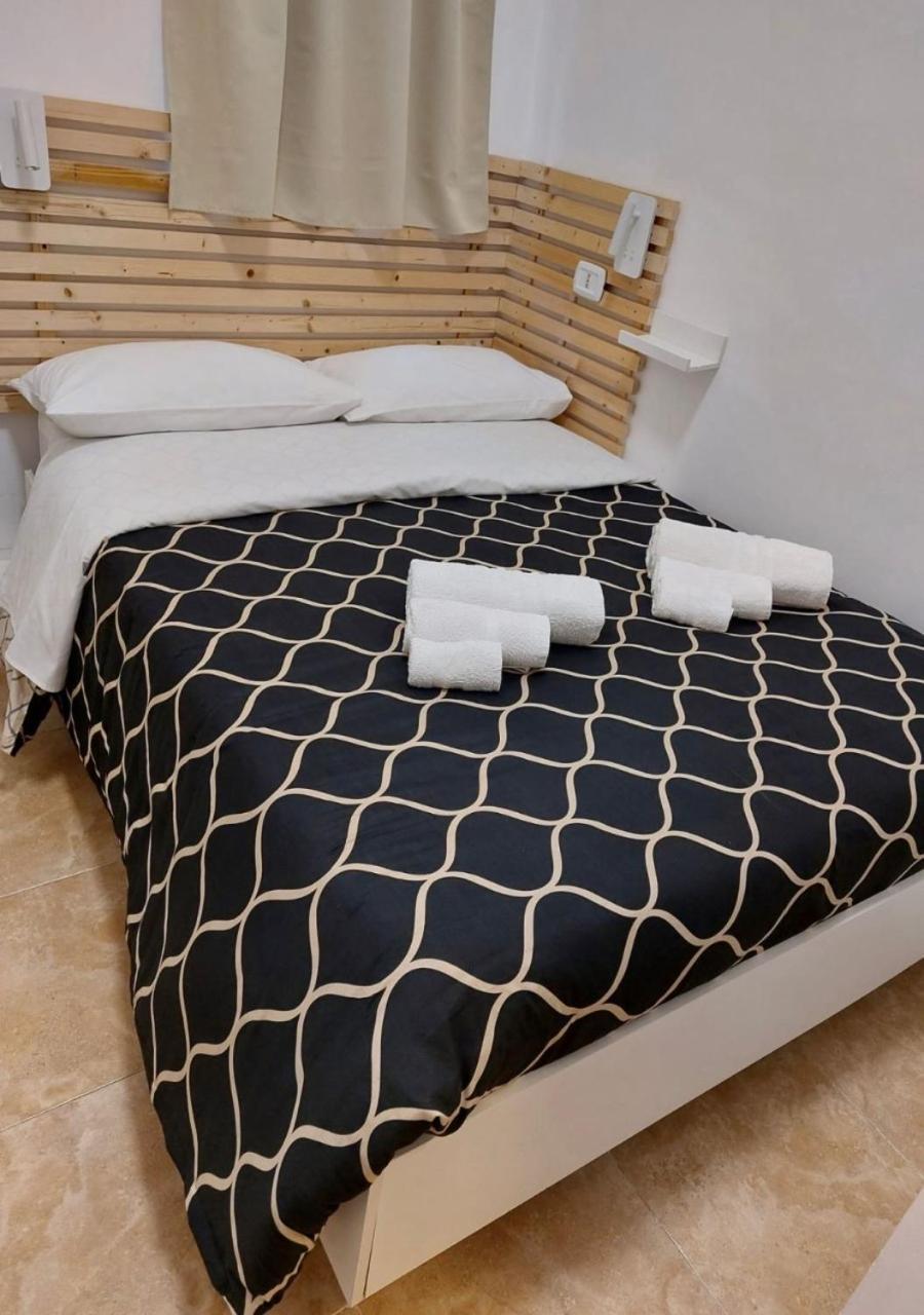 Miris Home Fast And Comfortable With Self Check In 8 Minutes Walk Near Naples Airport Ngoại thất bức ảnh