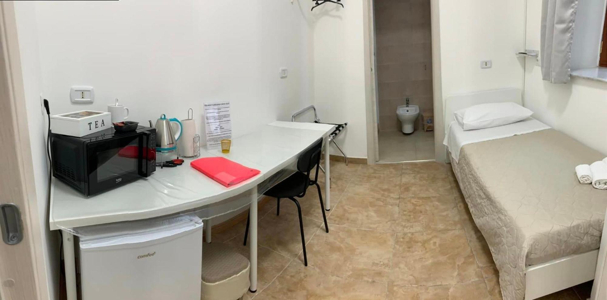 Miris Home Fast And Comfortable With Self Check In 8 Minutes Walk Near Naples Airport Ngoại thất bức ảnh